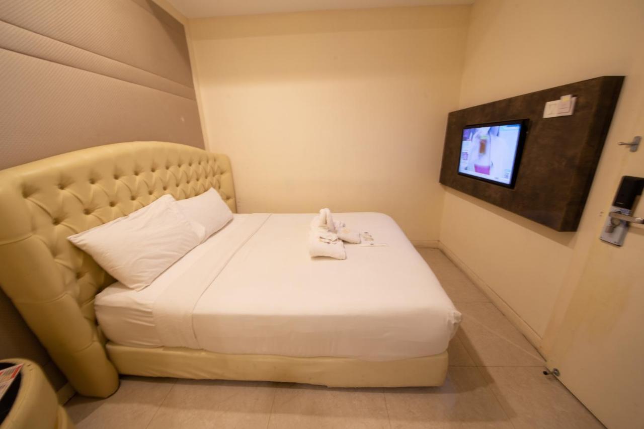 Ritzton Hotel Джохор Бахру Екстериор снимка