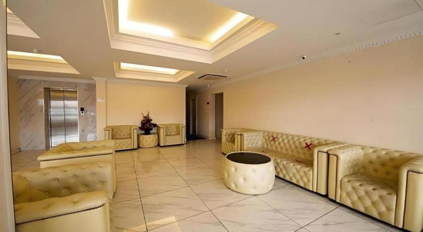 Ritzton Hotel Джохор Бахру Екстериор снимка