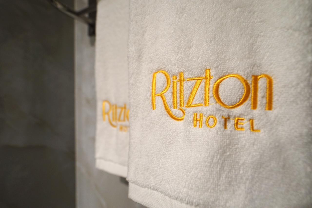 Ritzton Hotel Джохор Бахру Екстериор снимка