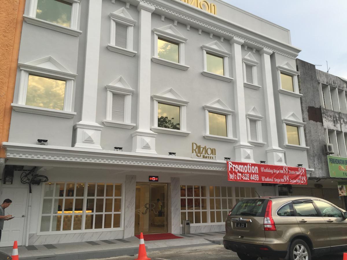 Ritzton Hotel Джохор Бахру Екстериор снимка