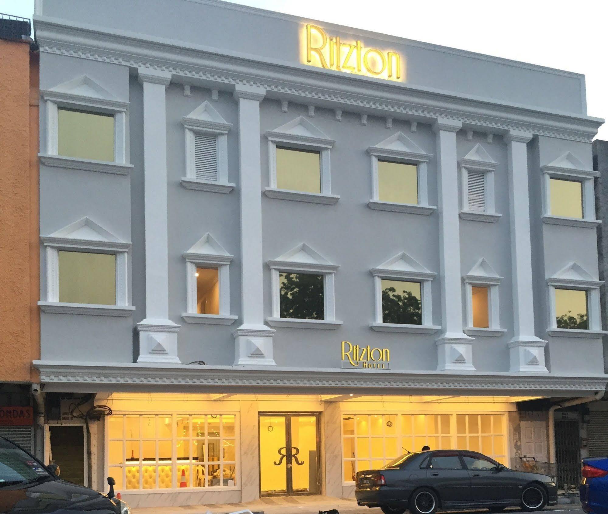 Ritzton Hotel Джохор Бахру Екстериор снимка
