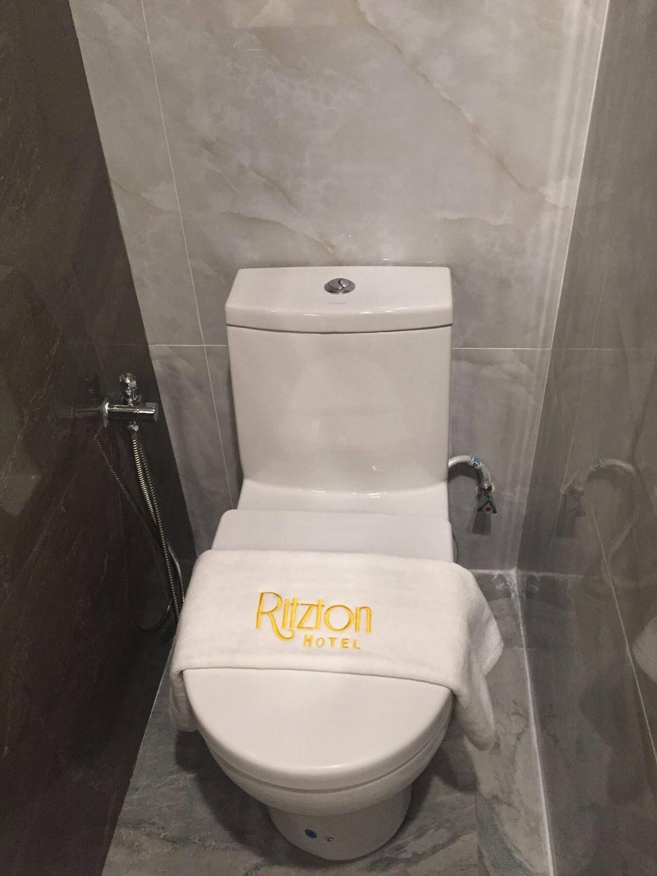 Ritzton Hotel Джохор Бахру Екстериор снимка