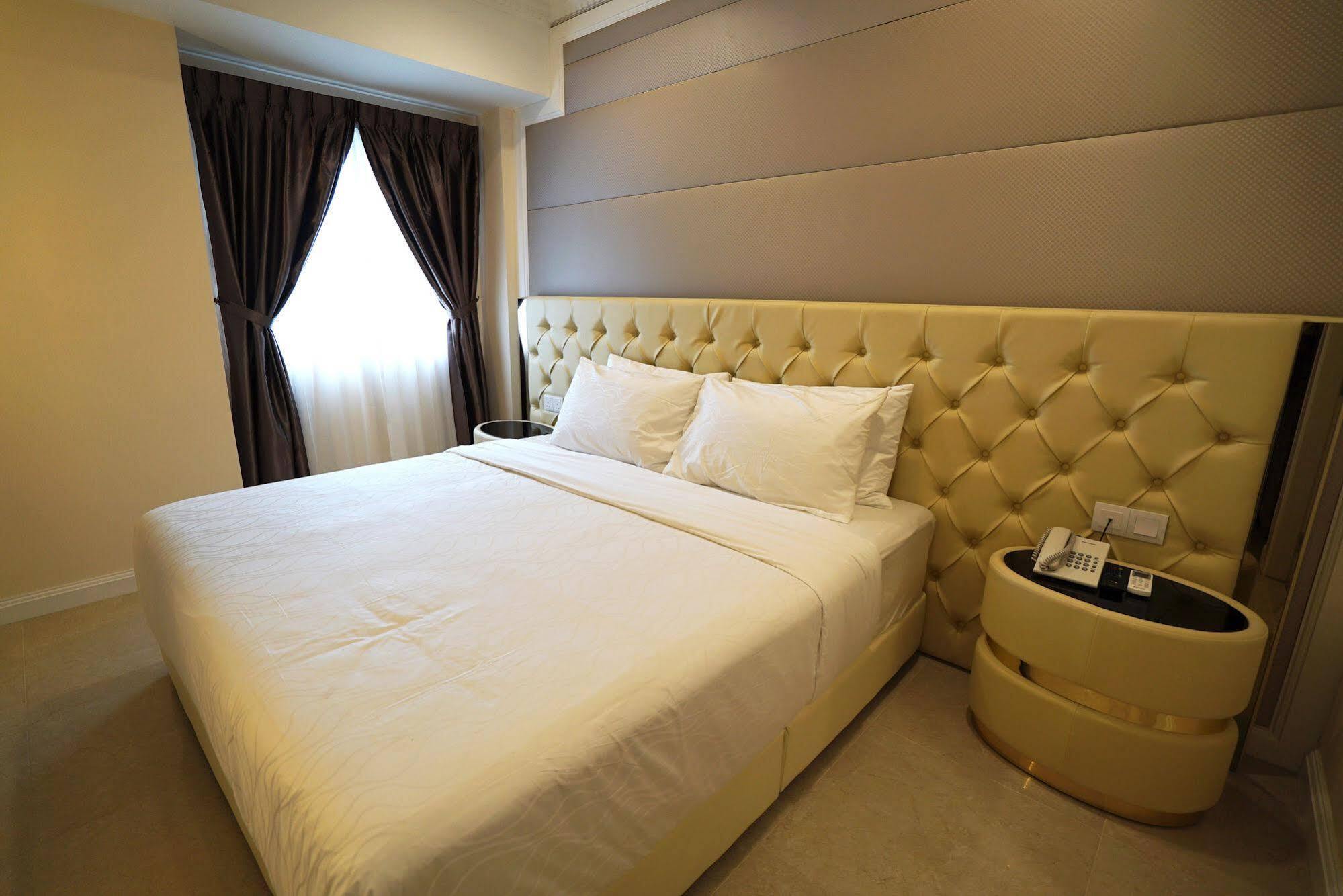 Ritzton Hotel Джохор Бахру Екстериор снимка